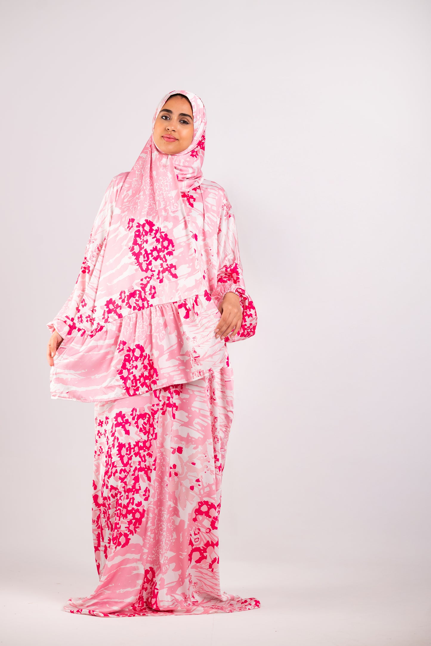 Pinky Graceful garden silk satin esdal with bandana